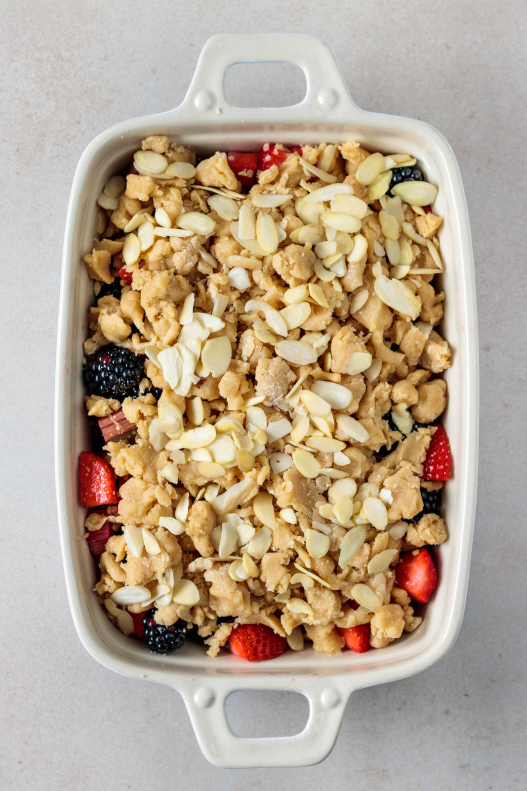 Der weltbeste Erdbeer-Crumble mit Vanilleeis - Healthy Dreams